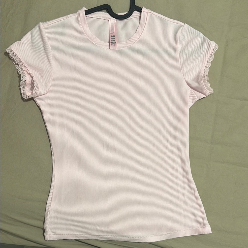Skims soft louge lace t-shirt